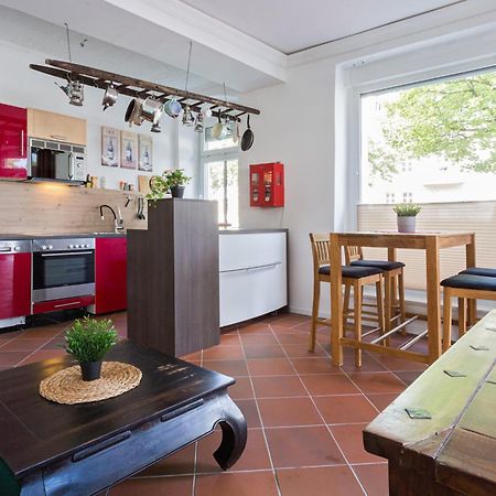 Doppelzimmer III Gaestezimmer In Unterkunft Mit Gemeinschaftsbad Und Gemeinschaftskueche Chemnitz Luaran gambar