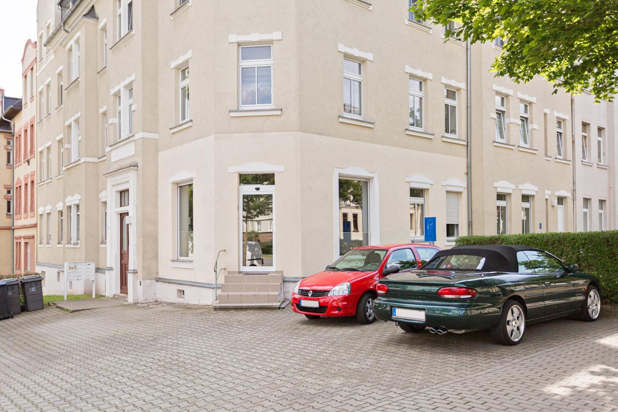 Doppelzimmer III Gaestezimmer In Unterkunft Mit Gemeinschaftsbad Und Gemeinschaftskueche Chemnitz Luaran gambar